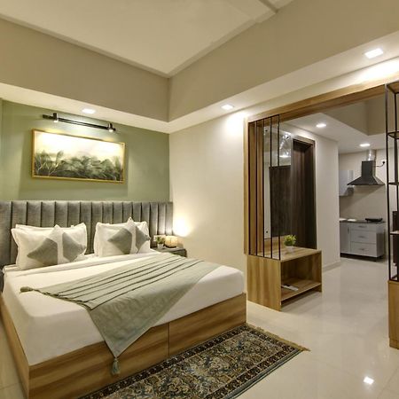 Saltstayz Premier Executive Serviced Apartment - Golf Course Extension Road Gurgaon Exterior foto